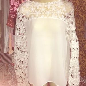 Flower sleeve blouse